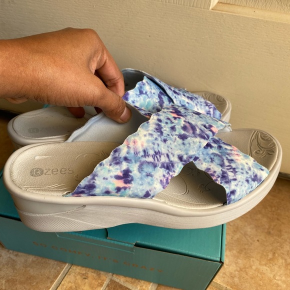 Bzees Womens Sahara Blue Comfort Arch Support Slip On Slide Sandals size  9M - Picture 5 of 11